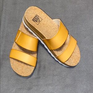 REEF brown tan Slide Sandals women’s size 7